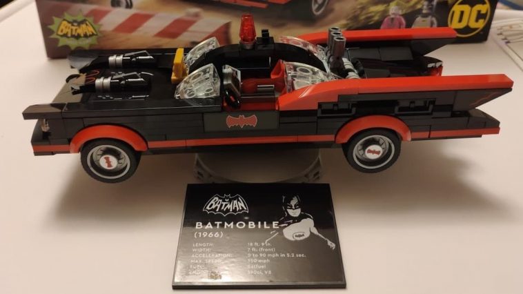 LEGO 76188 Batman Classic TV Series Batmobile 1 (1)