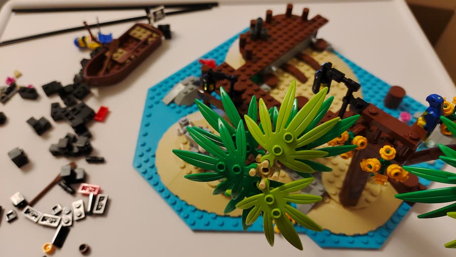 LEGO Ideas 21322 Pirates of Barracuda Bay Review