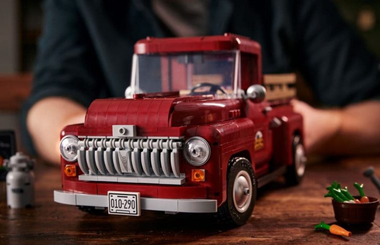 LEGO 10290 Pickup Truck