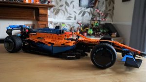 LEGO Technic 42141 McLaren Formula 1 Race Car Review