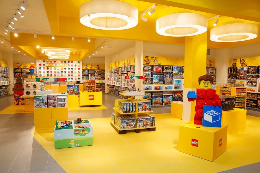 Find LEGO Deals - LEGO store interior