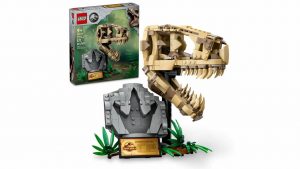 This Lego Jurassic World T. rex skull looks awesome and it won’t break the bank